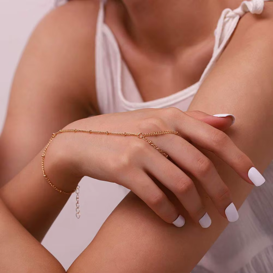 Evelyne Gold Chain Bracelet