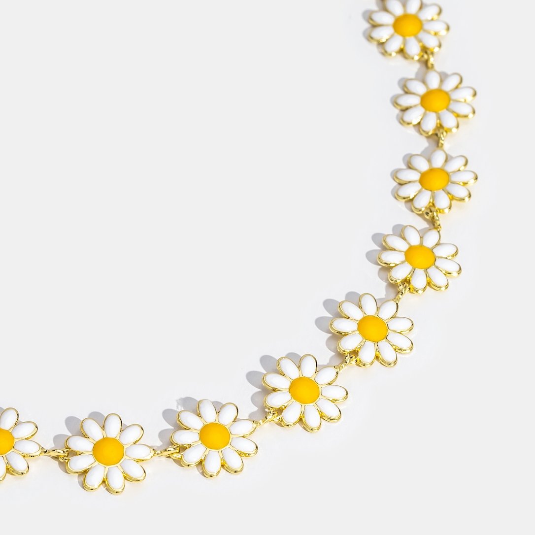 Fiona White Flowers Bracelet